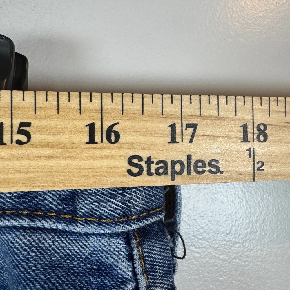 Levis 550 Relaxed Fit Tapered Leg Blue Jeans Mens 36x30 Actual L28.5 Medium Wash